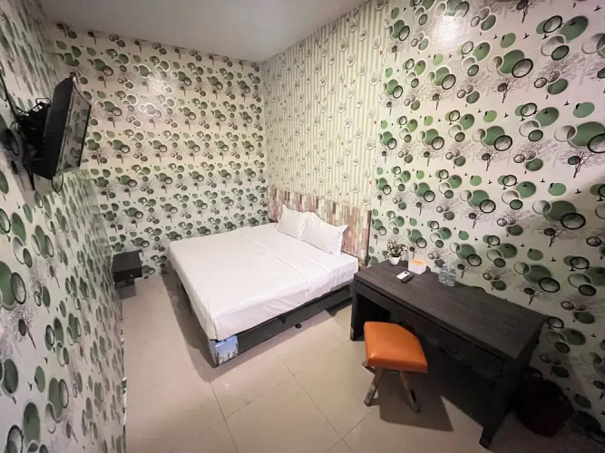 Louise Hotel