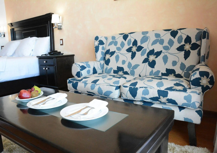 La Posada Hotel & Beach Club