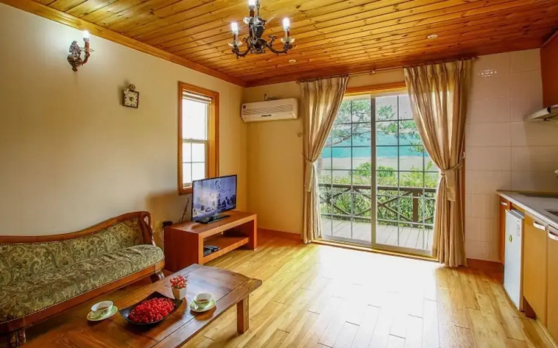 Taean Sky Lake Pension
