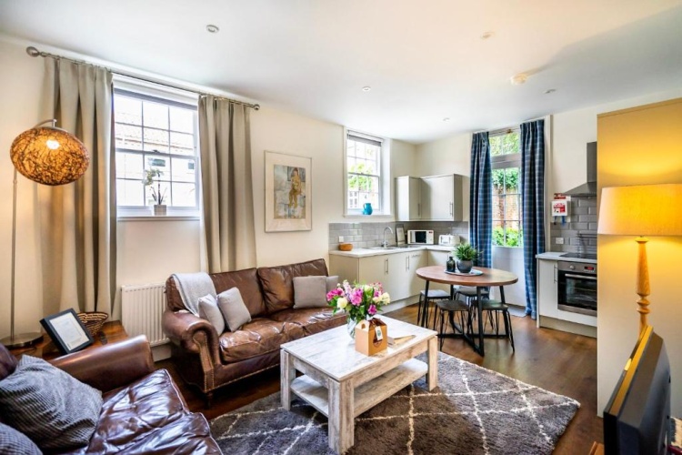 2 Bedrooms Cottage