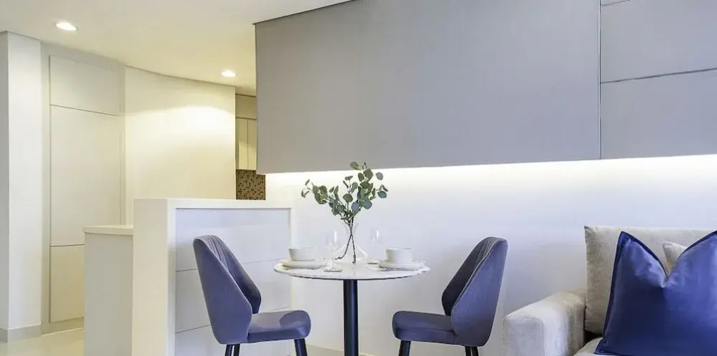 LUX The Voleo Canal View Suite