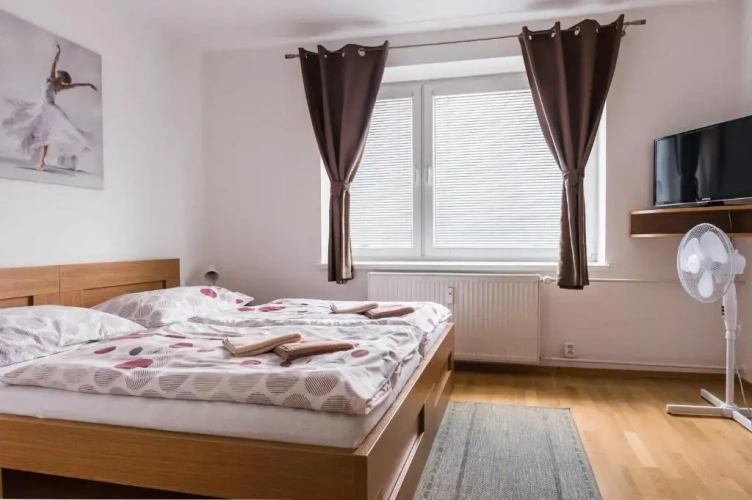 2 Bedrooms Apartment