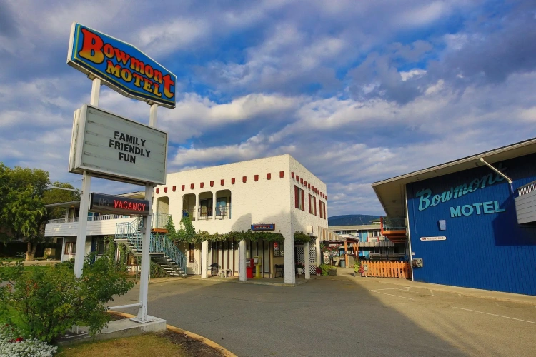 Bowmont Motel