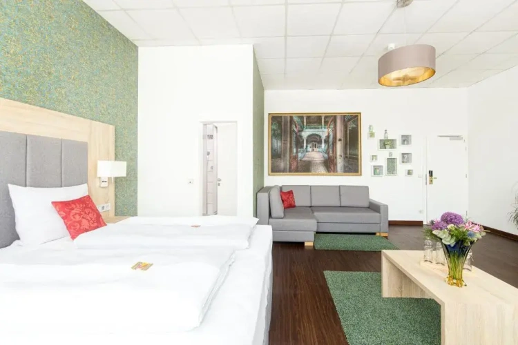 Standard Triple room