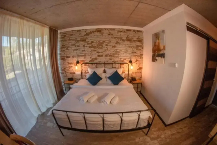 Hotel Room Mgzavrebi 1