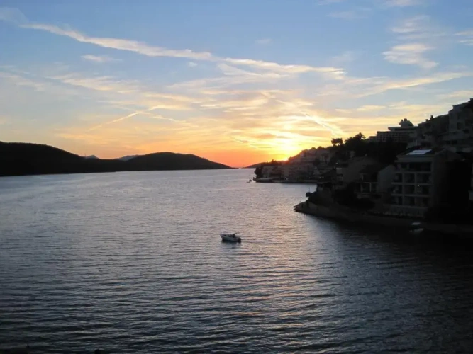 1 Bedroom Apartment with sea view