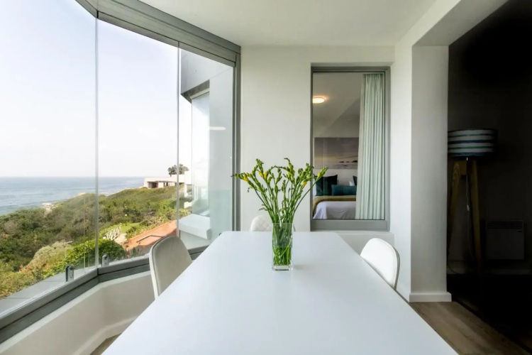 Bayview 208