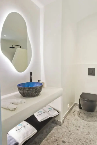 Enilion Luxury Suites