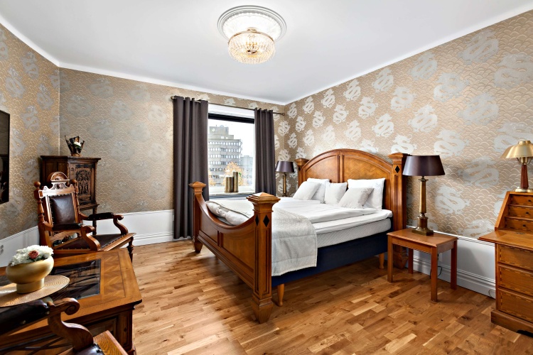 Double Suite