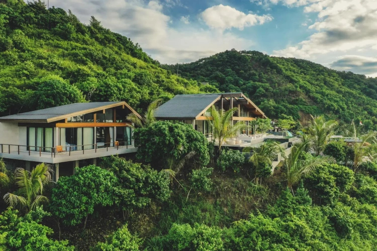 4 Bedrooms Villa