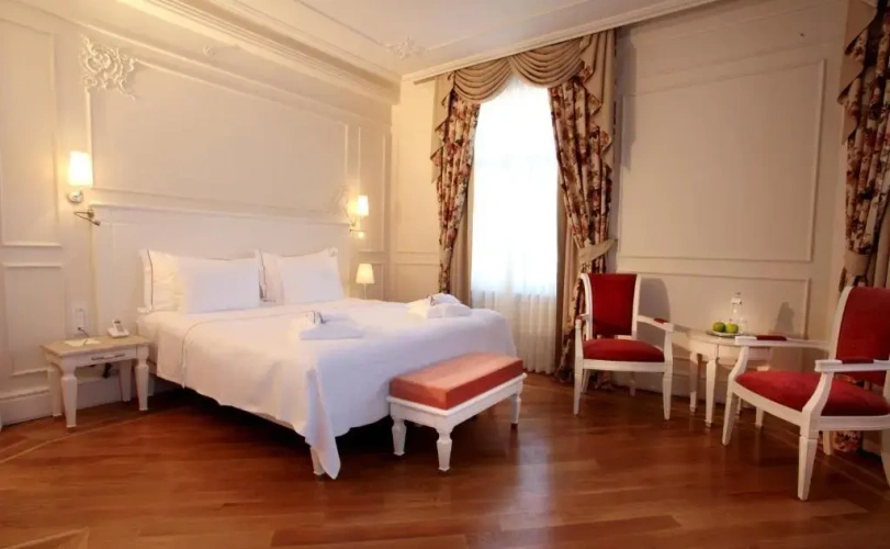 Corinne Suite