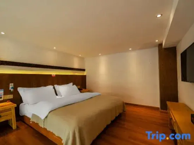 Standard Family Duplex room with view