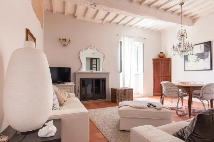 4 Bedrooms Cottage