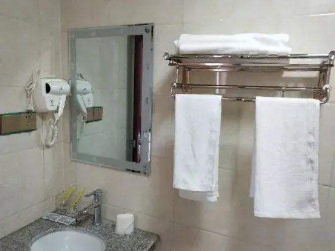 Mengcheng Jiayue Hotel