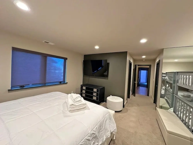 5 Bedrooms Cottage