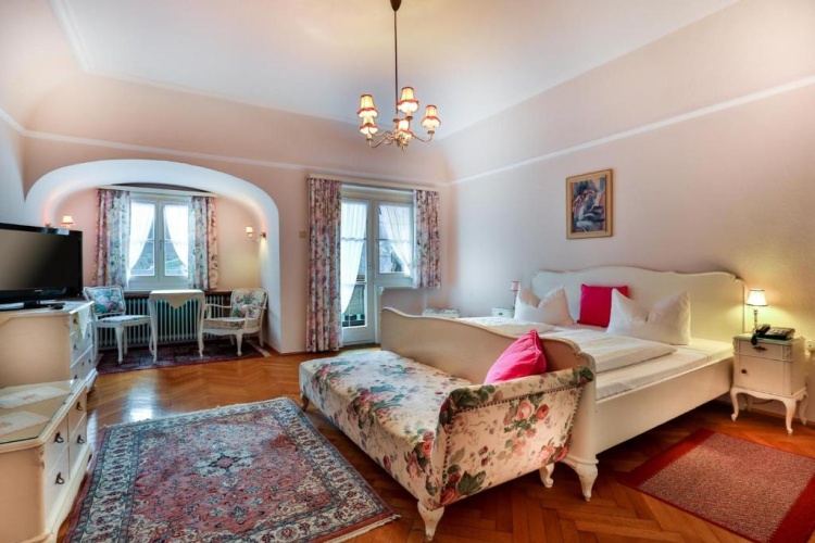 Standard Double room with lake view