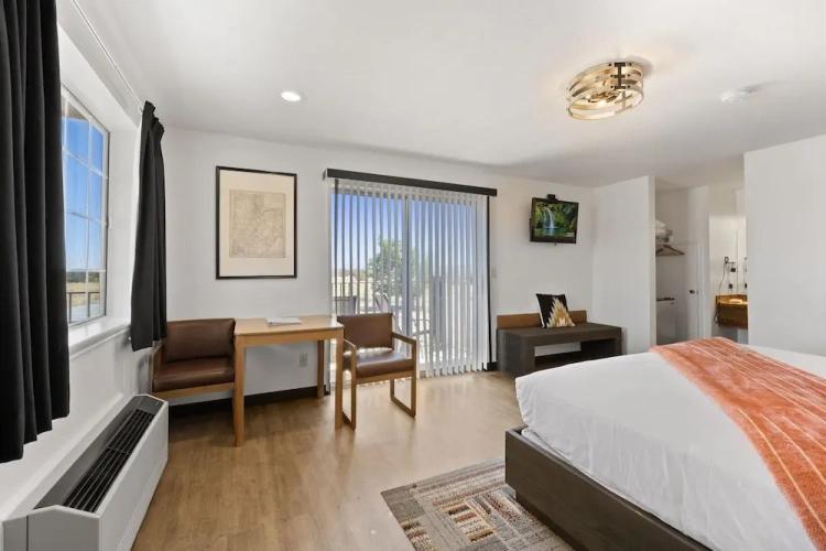 Double Suite with mountain view