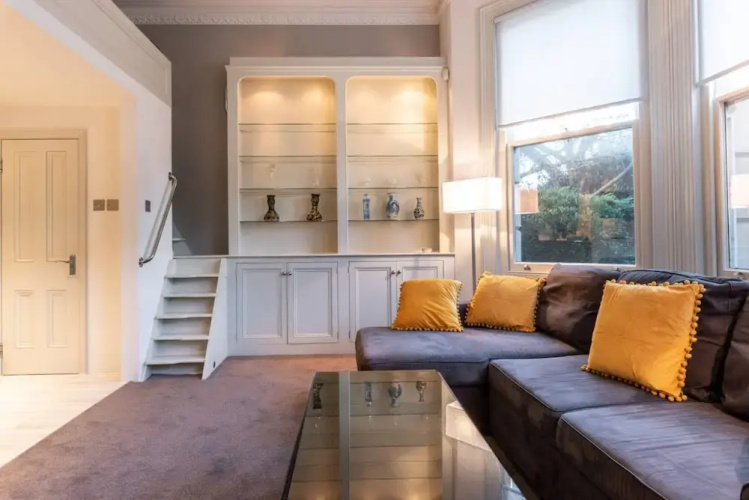 Luxury Private Studio Spacious Stylish Mezzanine