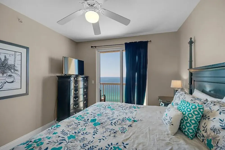Calypso 2-2108 West