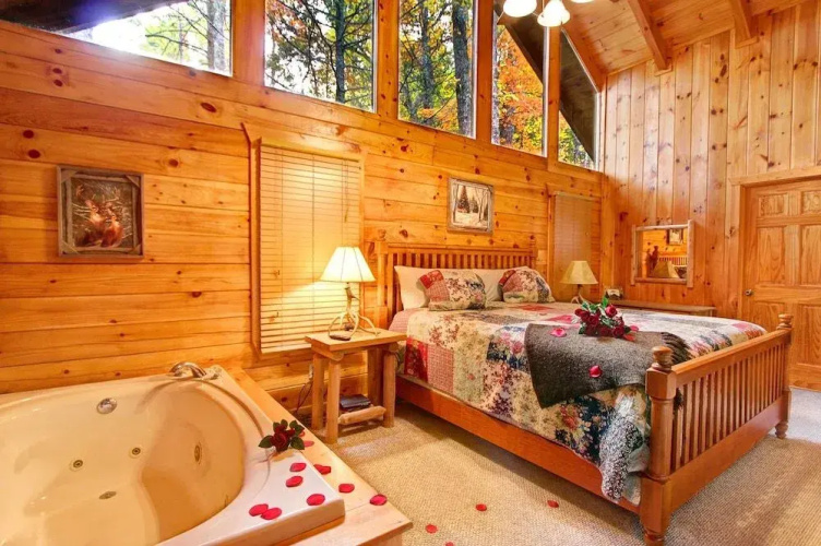 Whispering Winds 2 Bedrooms 2 Bathrooms Cabin