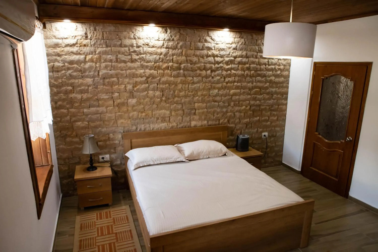 Eni entire guesthouse