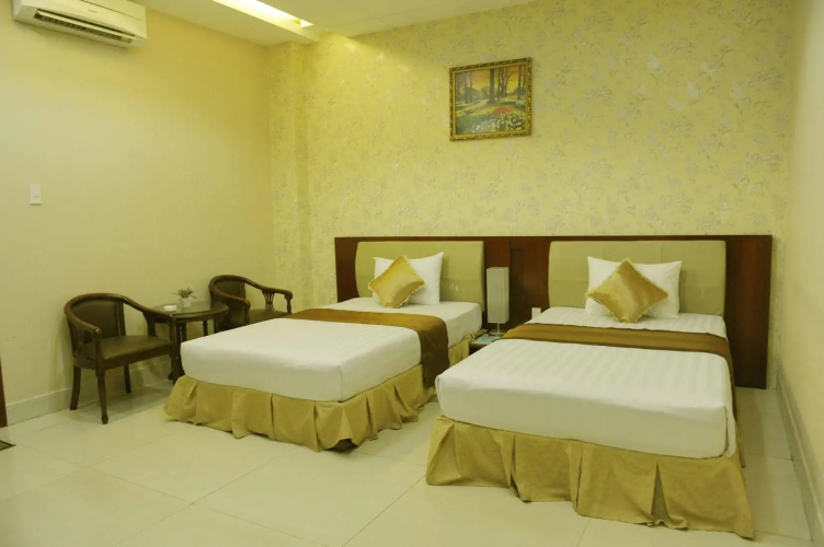 Holiday Hotel