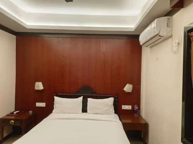 Deluxe Double room with city view