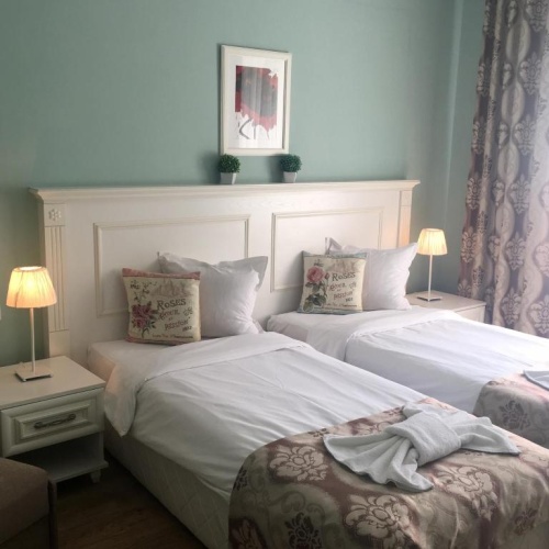 Standard Twin room with balcony