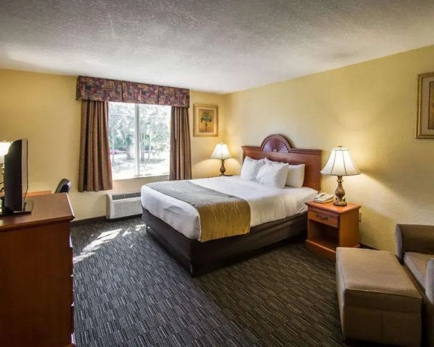 Comfort Inn & Suites