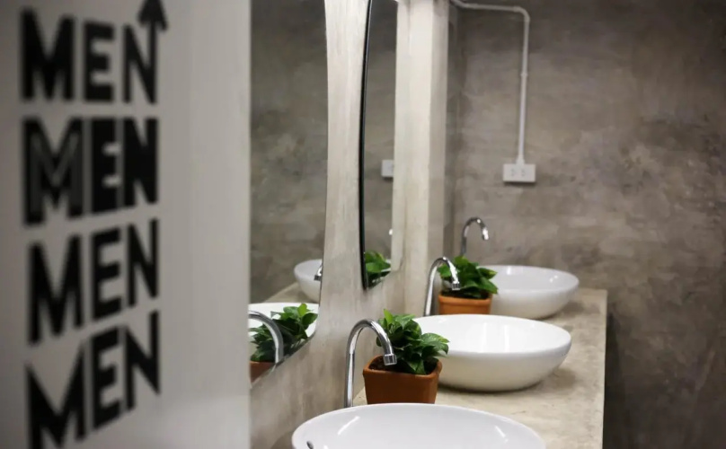 Baan Phuen Hostel & Rooftop Bar