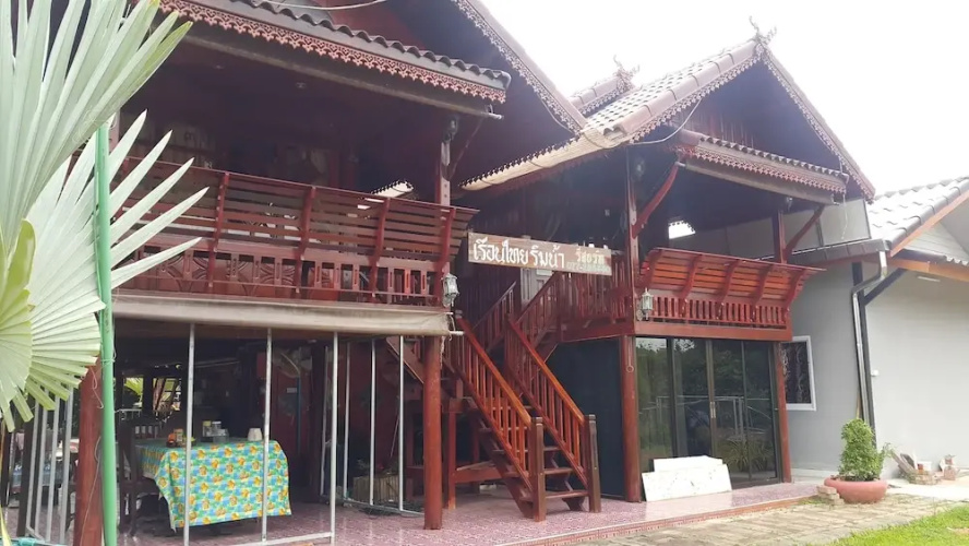 Ruenthai Rimnam Resort Suratthani