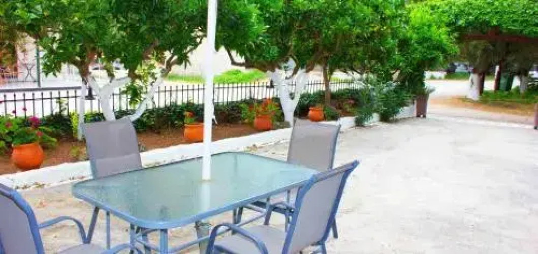 Nikos Studios & Apartments