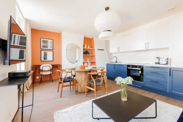 Apartment with city view