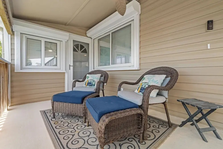4BR Beach House Spacious Steps From Sand