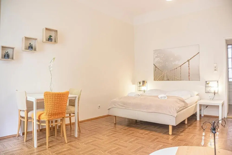 Cozy 1BR Apt Great for Long Stays