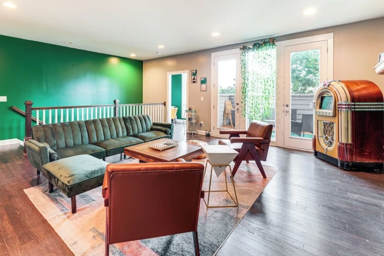 3 Bedrooms Apartment