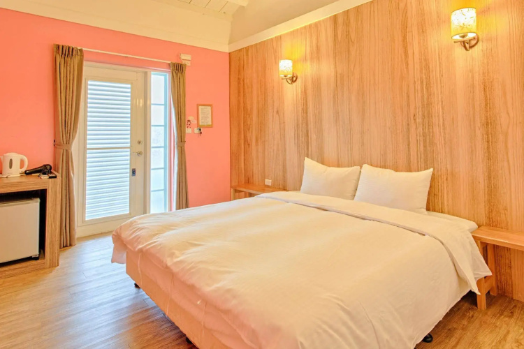Love Summer Hostel