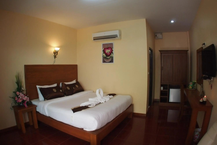 Ruen Narisra Resort