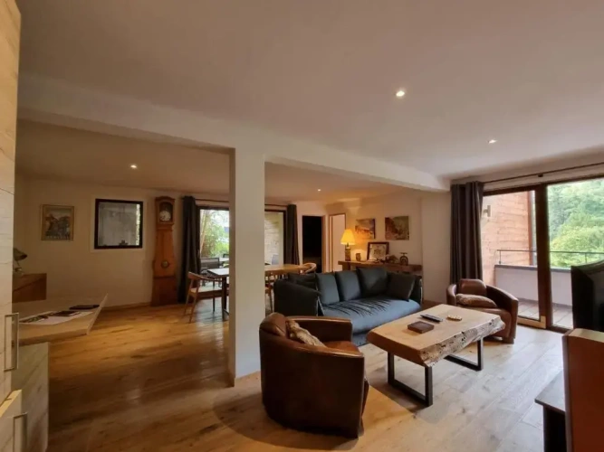 3 Bedrooms Apartment