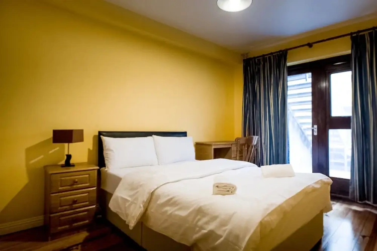 2 Bedrooms Apartment