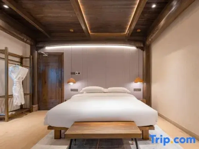 Suite with garden view