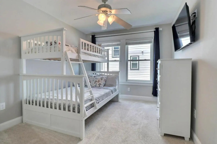 4058 - Beach Haven