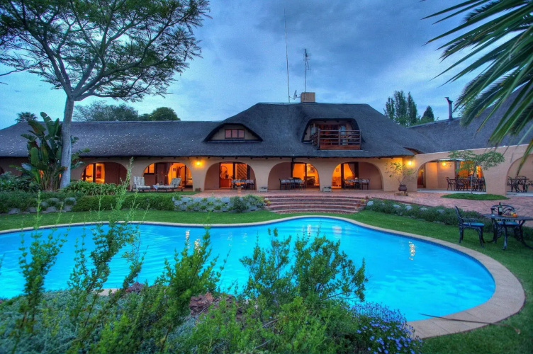 Tladi Lodge