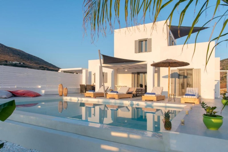 3 Bedrooms Villa