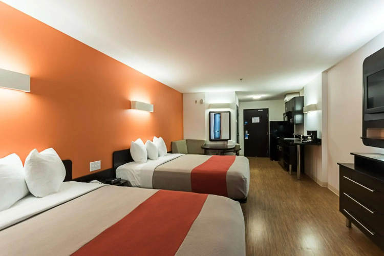 Motel 6 Moosomin, SK