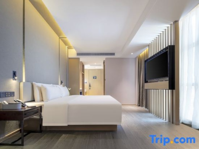 Standard Double room with city view