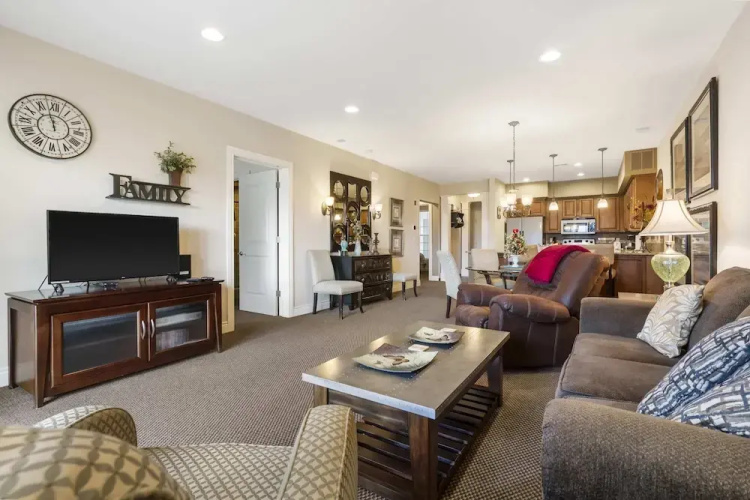 Branson Hills Getaway Sleeps 6