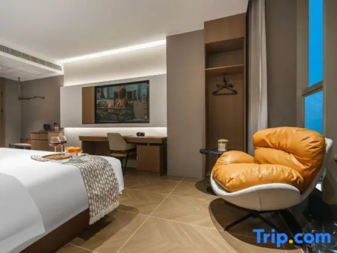 Standard Double room with city view