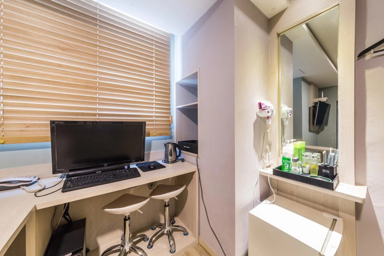 Shine Hotel