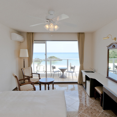 Double room with ocean view